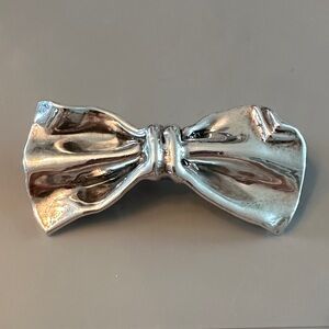 VINTAGE SOLID STERLING SILVER BOW PIN